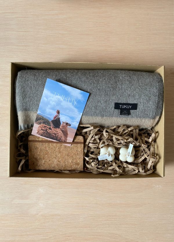 Uqi Gift Box - Gray Blanket with Candle and Note Book