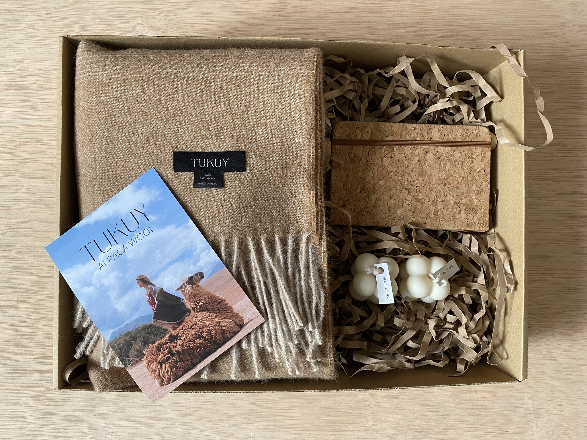 Caja regalo Aqu - Chal con Vela y Libro de Notas: imagen 5