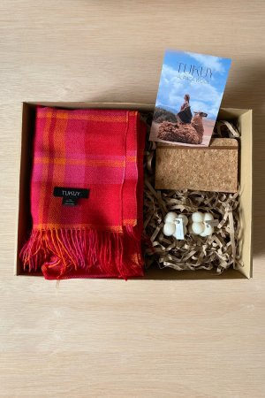 Phatay Gift Box - Shawl with Candle and Note Book