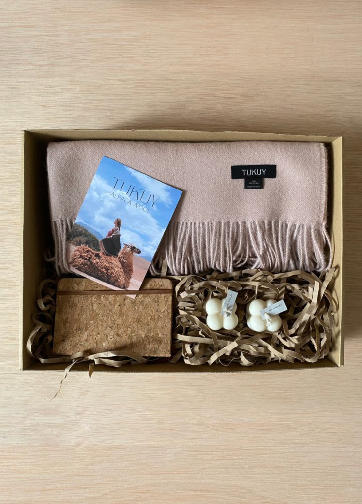 Caja regalo Miski - Manta con Vela y Libro de Notas