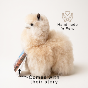 Peluche de alpaca hecho a mano en Perú por artesanos de Tukuy