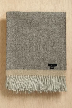 Uqi - Undyed Alpaca Blanket in Ombre Gray