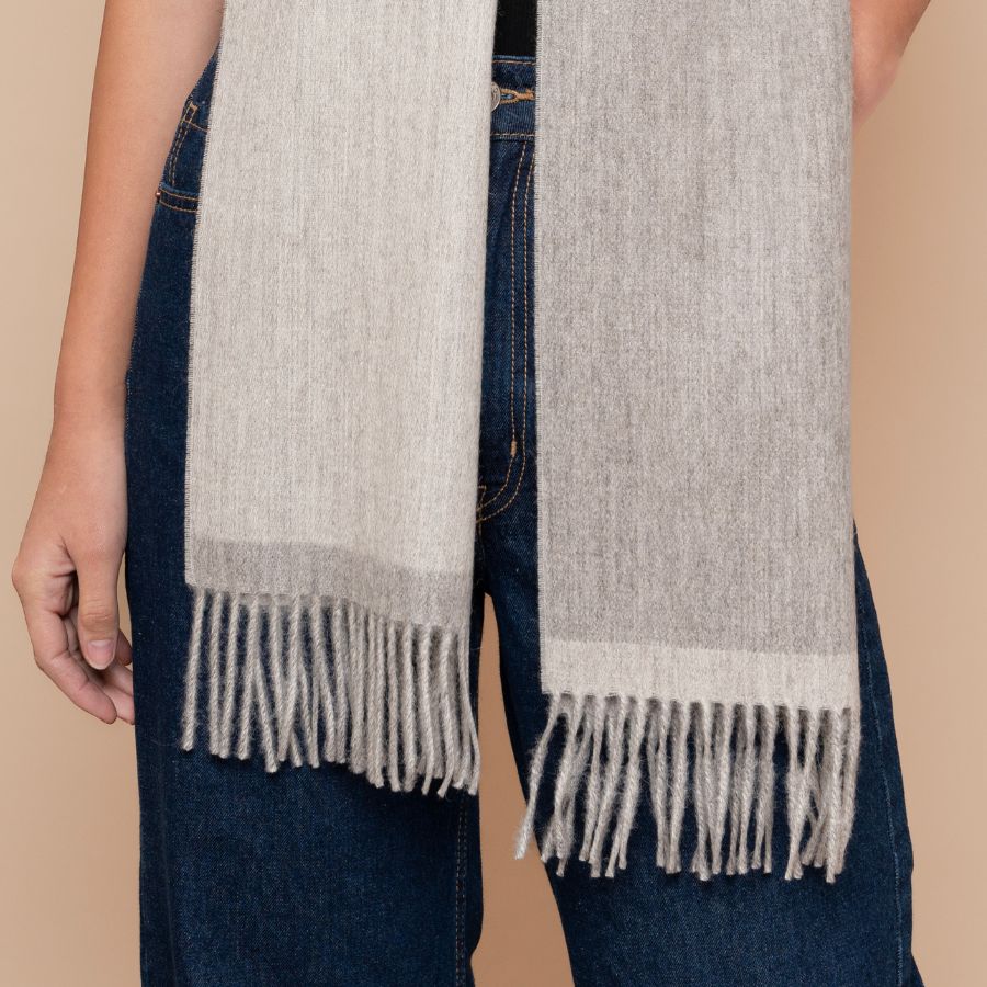 women wearing alpaca scarf in grey by tukuy