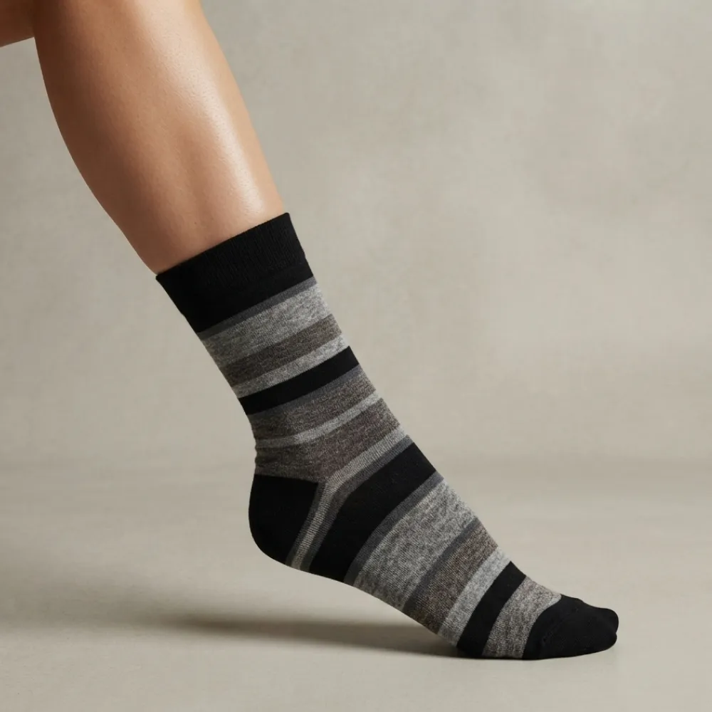 Tuni – Black and Beige Baby Alpaca Socks